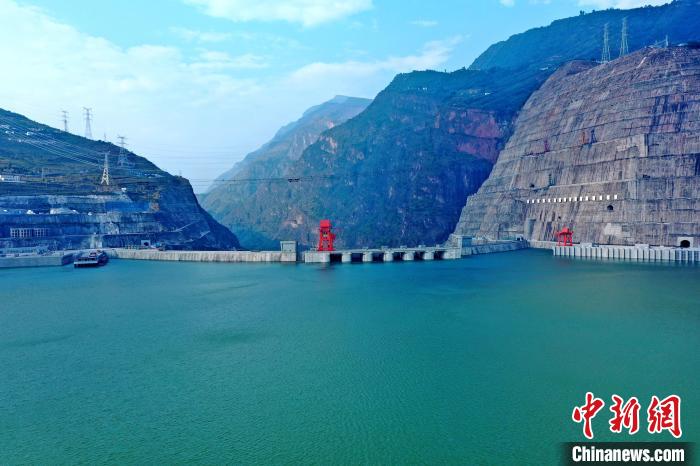 圖為白鶴灘水電站?！∷娝木止﹫D