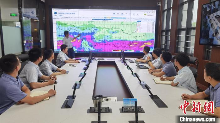 三峽梯調開展聯合會商。(資料圖) 莫祖鳳 攝