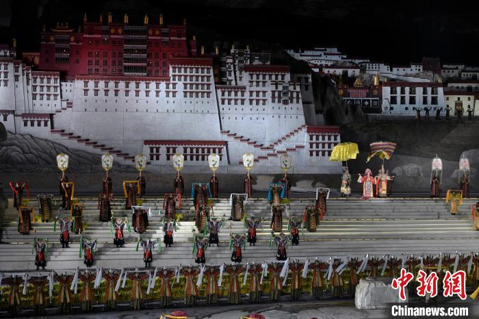 3月17日，西藏拉薩，《文成公主》大型史詩劇演出現(xiàn)場?！±盍?攝