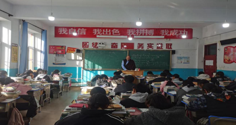 青?，斍撸寒惖剞k班讓孩子享受優(yōu)質(zhì)教育