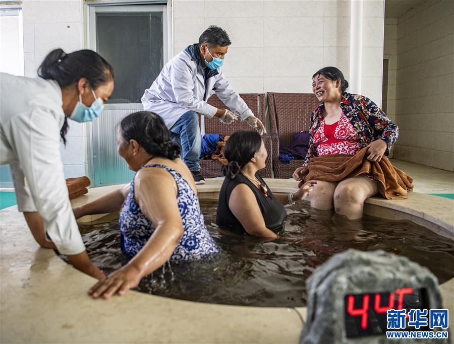 （新華全媒頭條·走向我們的小康生活·圖文互動）（10）扎西德勒，我們的新家園——西藏易地扶貧搬遷搬出幸福美好新生活