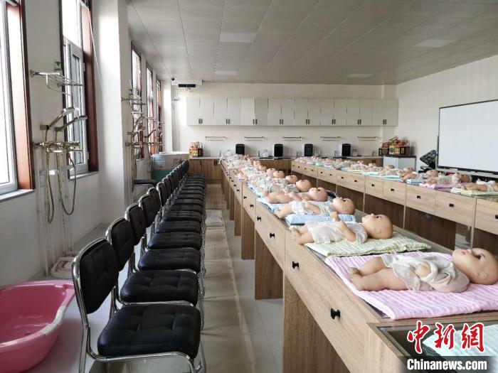 由人社部重點幫扶打造的“天鎮(zhèn)保姆”，已成為全國知名的勞務(wù)輸出品牌?！》尔惙?攝