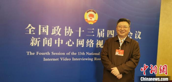 圖為全國政協(xié)委員、青海省統(tǒng)戰(zhàn)部部長公保扎西。受訪者供圖