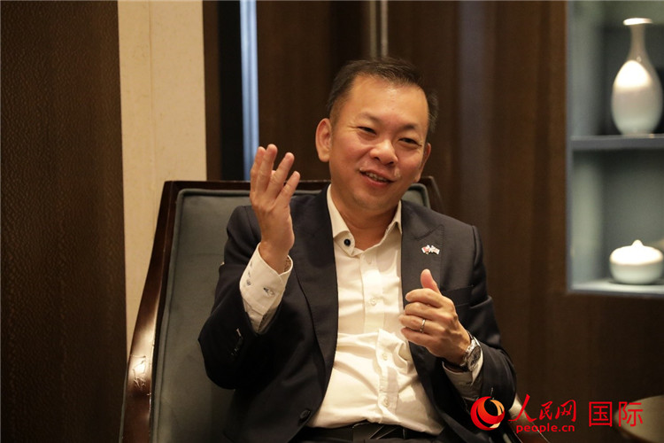 馬來西亞種植及原產(chǎn)業(yè)副部長陳泓縑接受人民網(wǎng)專訪。人民網(wǎng) 王婧攝