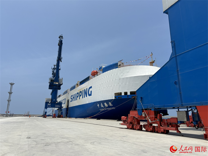 當?shù)貢r間11月15日，?？吭阱X凱港的船只。人民網(wǎng)記者 周雨攝