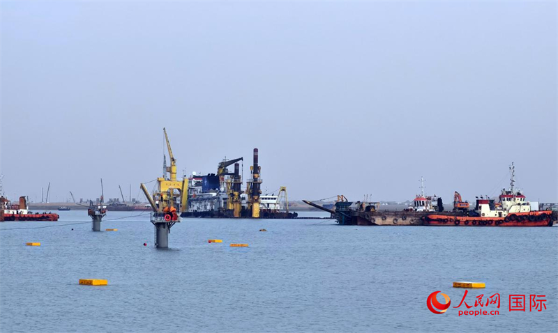 祖拜爾海底隧道施工場景。人民網(wǎng)記者管克江攝