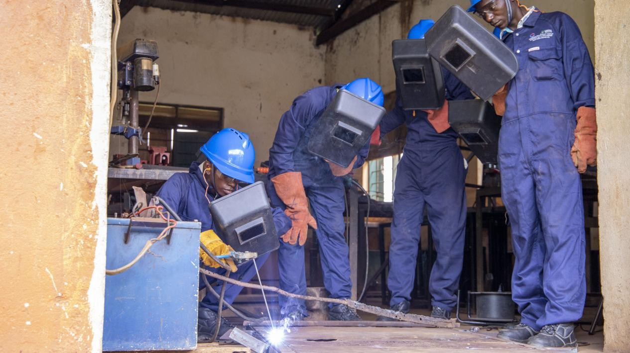 納迦與其他青年在接受技能培訓(xùn)。田雨攝