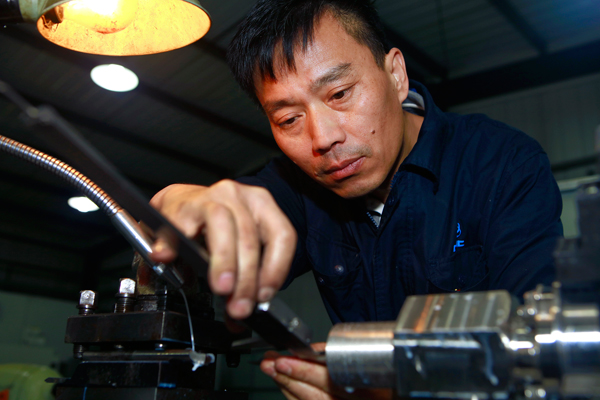 工作中的張世軍。受訪者供圖