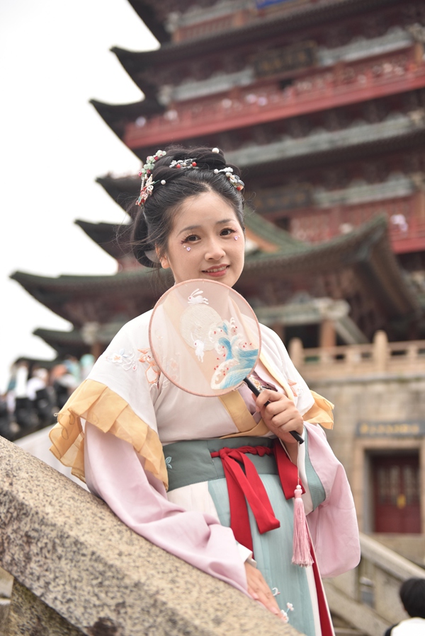 南昌滕王閣“古風(fēng)游”。受訪者供圖