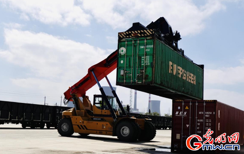 發(fā)現(xiàn)最美鐵路｜鐵龍奔騰！抒寫中歐班列草原絲路新篇章