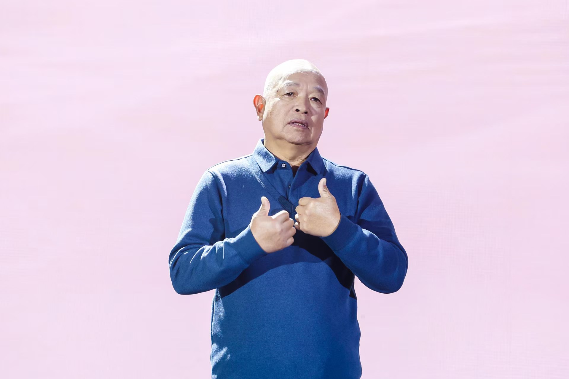 “山東好人”、煙臺市無聲洗車場經(jīng)理柳興濤。人民視頻供圖。