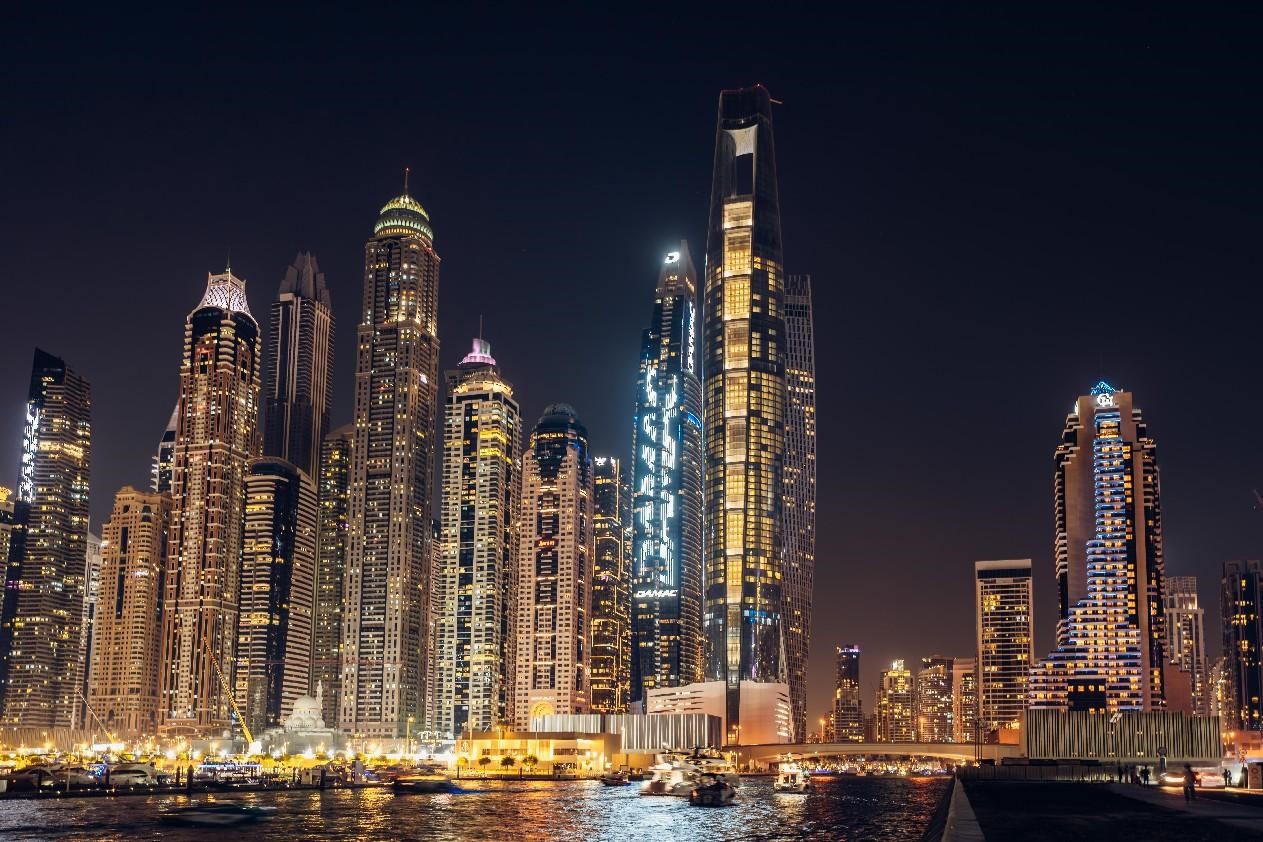 瑪瑞納地區(qū)夜景。中鐵十八局供圖