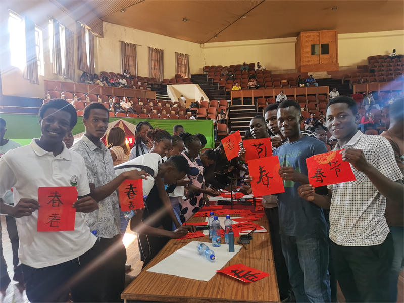 卡巴拉克大學春節(jié)體驗活動。埃格頓大學孔子學院供圖