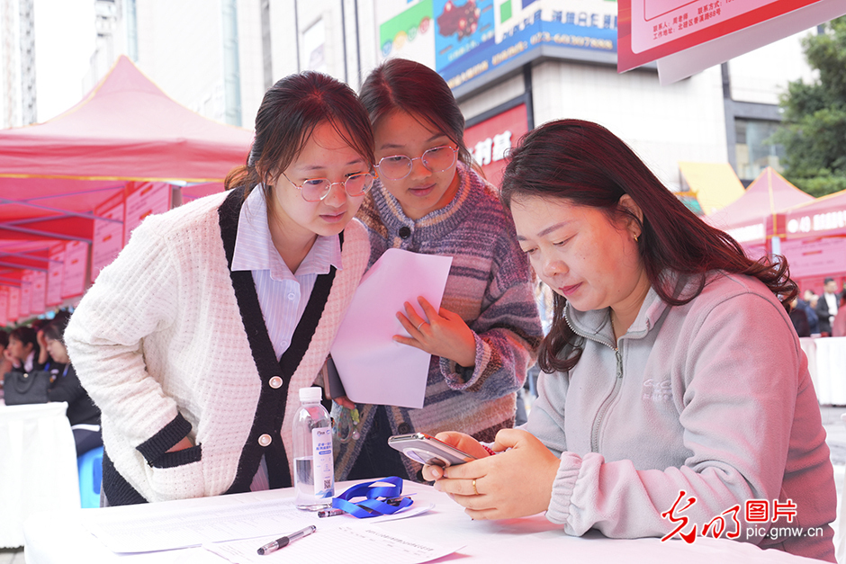 【職引未來】求職招聘“雙向奔赴”，穩(wěn)崗就業(yè)精準(zhǔn)發(fā)力