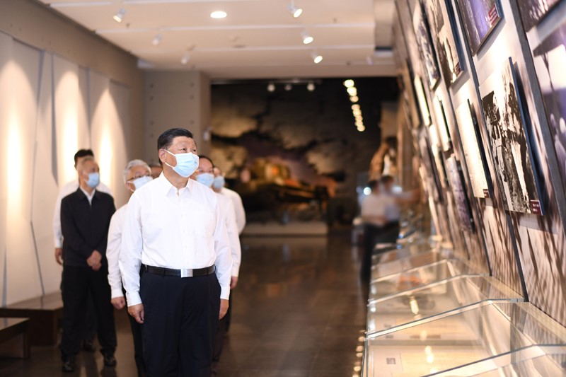2022年8月16日至17日，中共中央總書記、國家主席、中央軍委主席習近平在遼寧考察。這是16日下午，習近平在錦州市考察遼沈戰(zhàn)役紀念館。 新華社記者 燕雁 攝