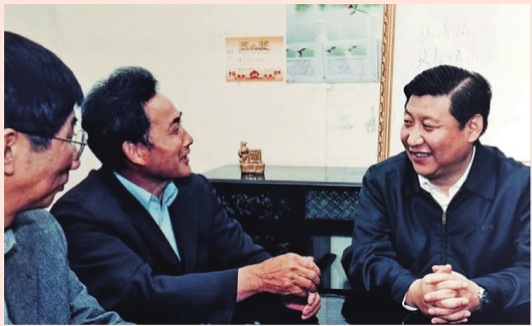 2003年4月24日，時(shí)任浙江省委書記習(xí)近平在浙江下姜村調(diào)研。