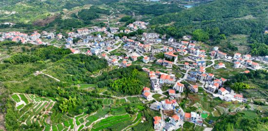 軍營村俯瞰。人民網(wǎng)記者 陳博 攝