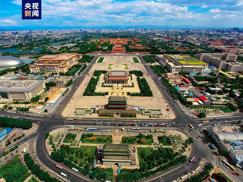 △全長7.8公里的北京中軸線上，分布有鐘鼓樓、景山、故宮等15處遺產(chǎn)構(gòu)成要素。