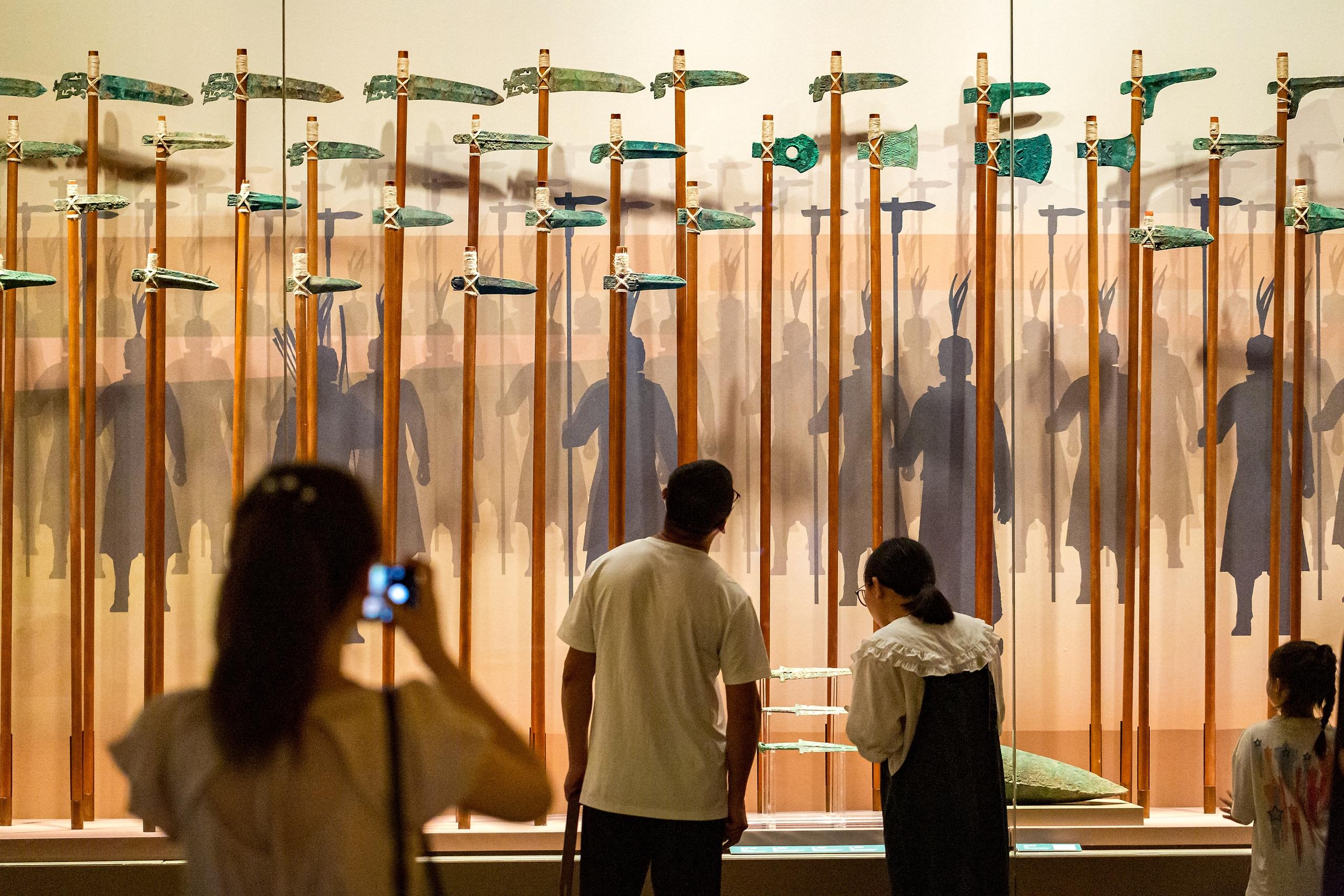 △2024年8月25日，游客在河南省安陽市殷墟博物館參觀。