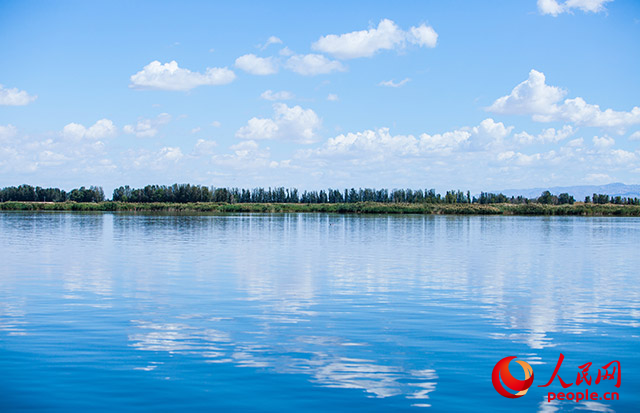 烏梁素海風(fēng)景秀美。人民網(wǎng) 孟佳澍攝