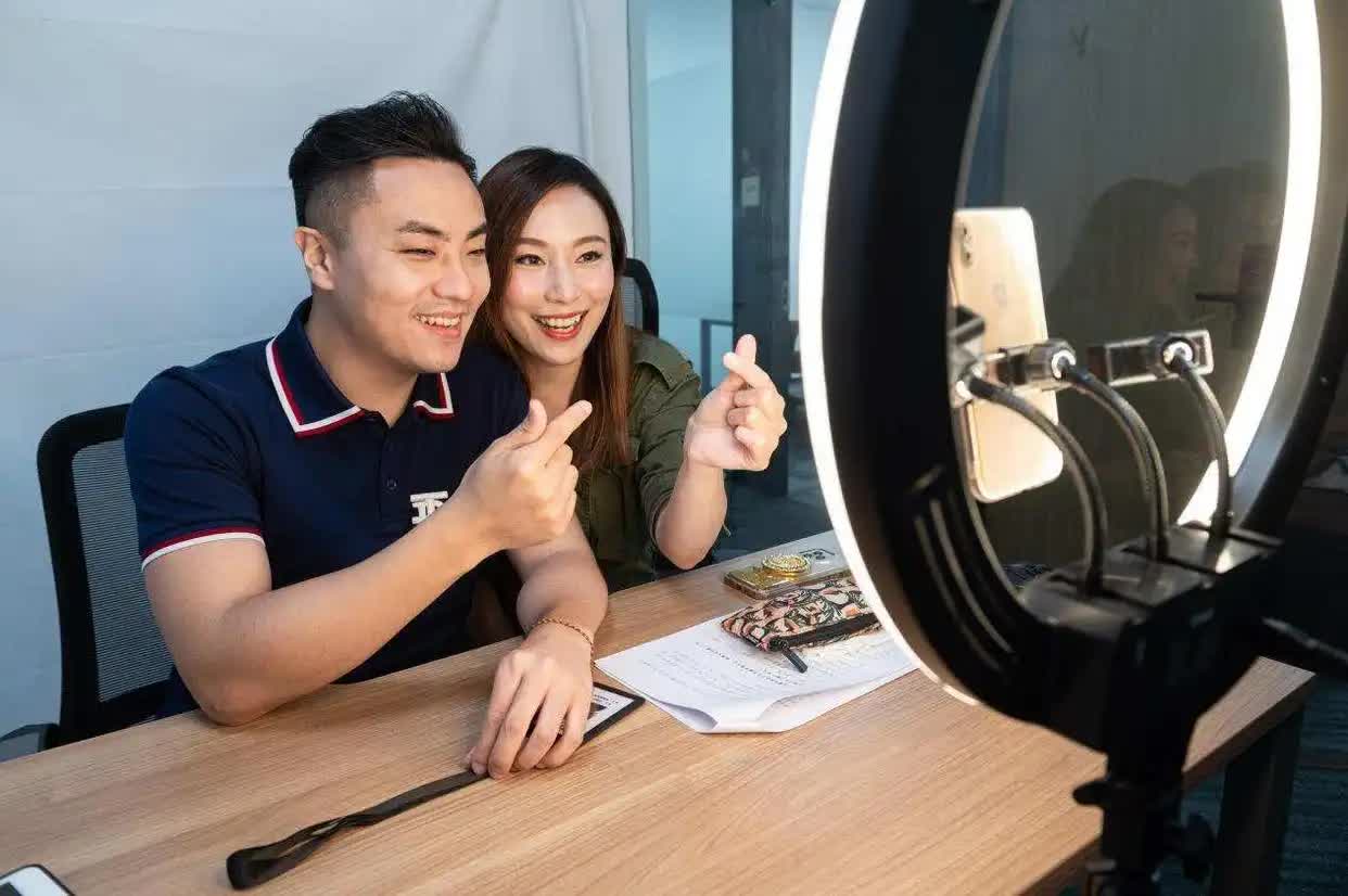 △ 一對在廣州創(chuàng)業(yè)的“港夫廣妻” 。