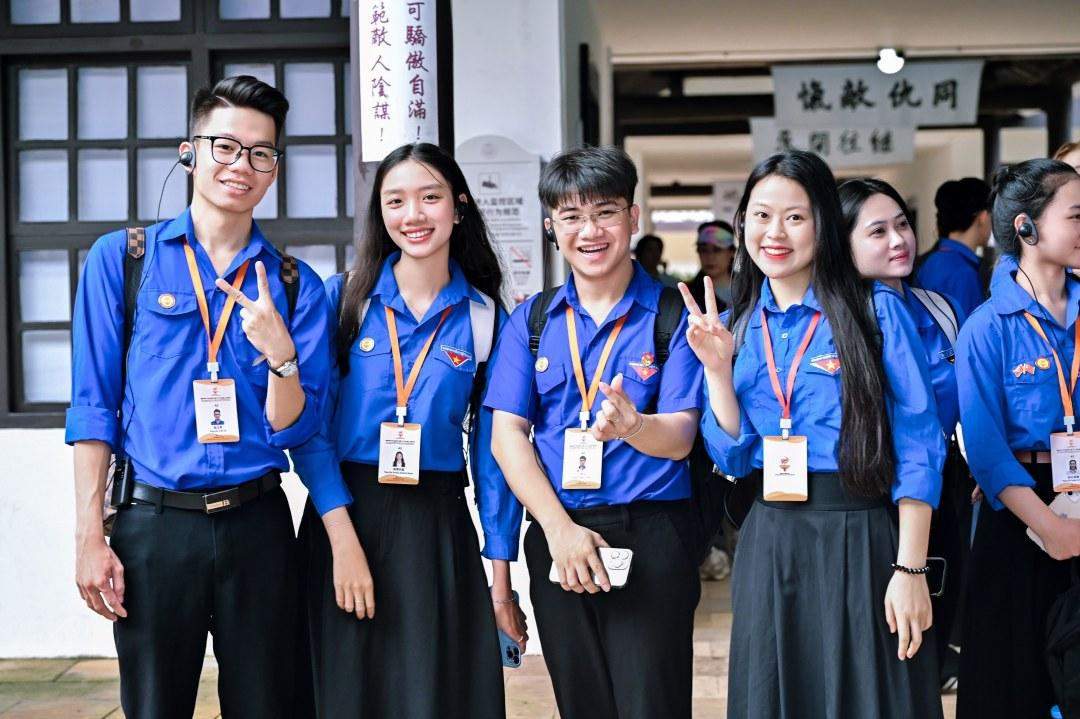 200名來自越南胡志明共青團中央的青少年代表齊聚廣州開啟“紅色研學(xué)之旅”。