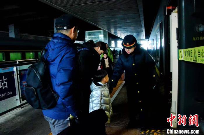 2020年青藏鐵路春運(yùn):讓旅客體驗(yàn)更美好的出行