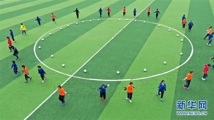 （體育·專題）（19）足球——踢球吧！草原女孩