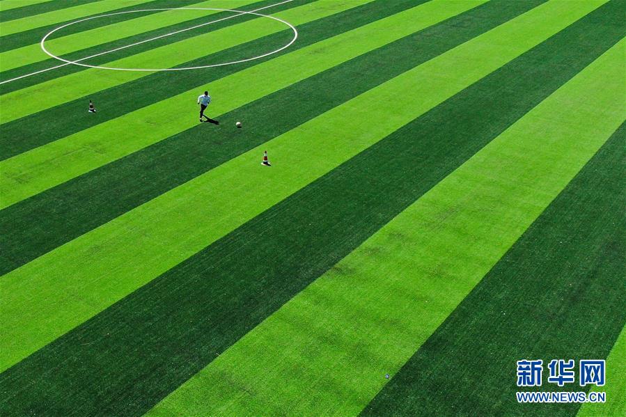 （走向我們的小康生活）（5）青?，敹啵狐S河源的幸福村