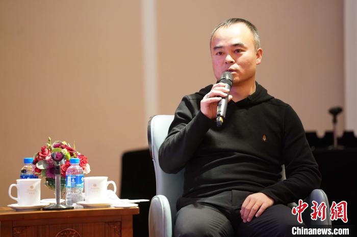 圖為<a target='_blank' >中新社</a>青海分社社長胡鐘藝就加強(qiáng)瀾湄流域新聞報(bào)道發(fā)表觀點(diǎn)?！√K丹 攝