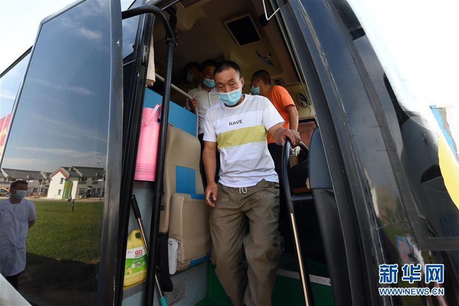 （新華全媒+）（19）千里“挪窩”，踏實(shí)開啟新生活