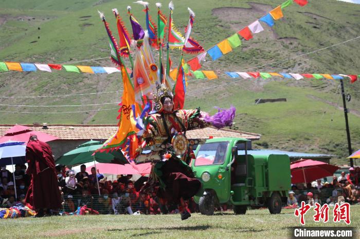 圖為表演現(xiàn)場?！“喱斂h文體旅游廣電局 供圖