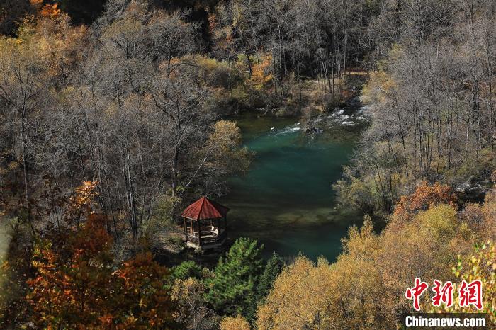 松坪溝風(fēng)光?！⑼?攝