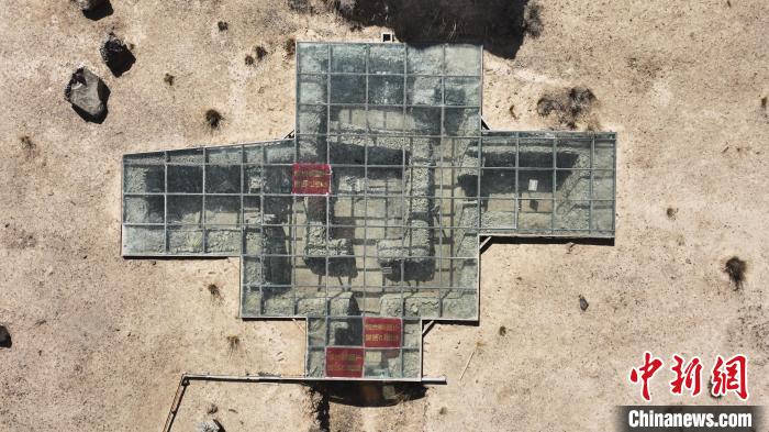 圖為被稱為“九層妖塔”的熱水墓群一號大墓?！●R銘言 攝