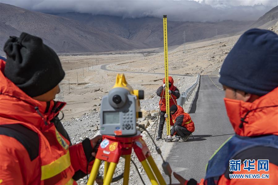（新華全媒頭條·圖文互動(dòng)）（10）往更高處長、往長春北京方向移動(dòng)——來自海拔8848.86米的報(bào)告