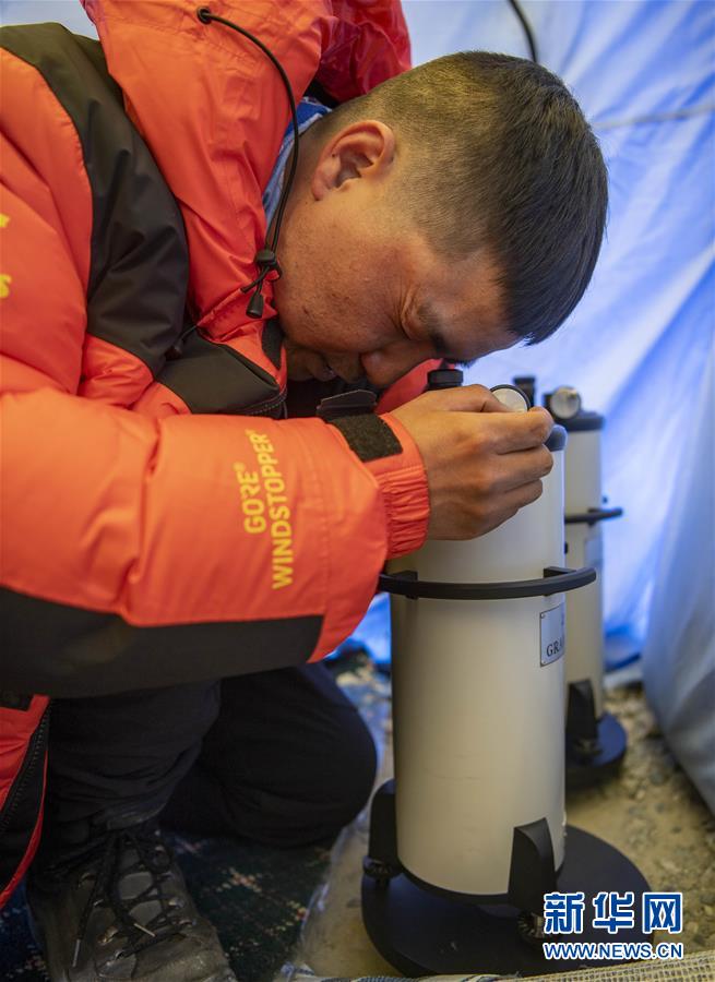 （新華全媒頭條·圖文互動(dòng)）（9）往更高處長、往長春北京方向移動(dòng)——來自海拔8848.86米的報(bào)告