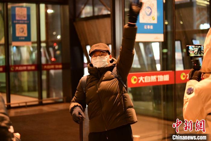 1月9日晚剛到沈陽?！¤F西區(qū)委宣傳部 攝