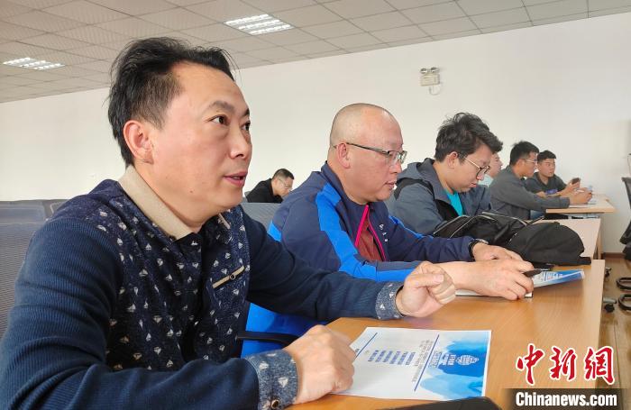 圖為培訓會現(xiàn)場。　貢桑拉姆 攝