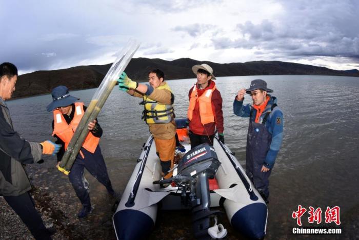 圖為科考隊員順利完成浪錯采樣滿載而歸。 <a target='_blank' ><p  align=