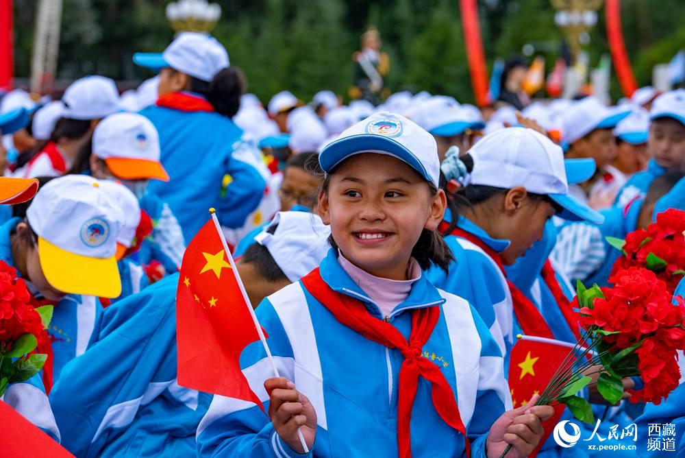 8月19日10時，慶祝西藏和平解放70周年大會在拉薩市布達拉宮廣場隆重舉行。徐馭堯 攝