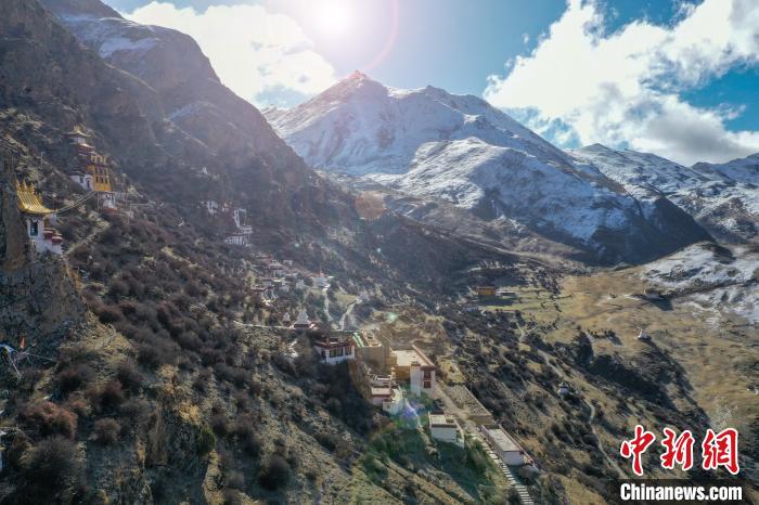 資料圖為拉薩市達孜區(qū)境內(nèi)的扎葉巴寺?！∝暩聛硭?攝