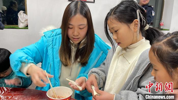 西藏戍邊民警：一想到孩子，心就瞬間柔軟了