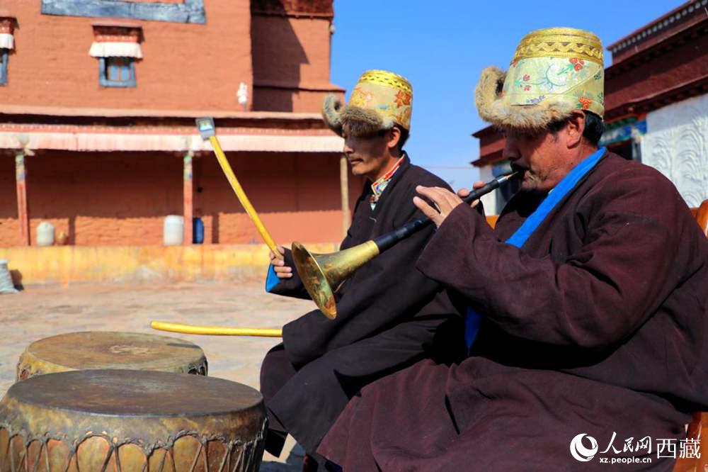 “宣”舞配樂(lè)師。人民網(wǎng) 李海霞