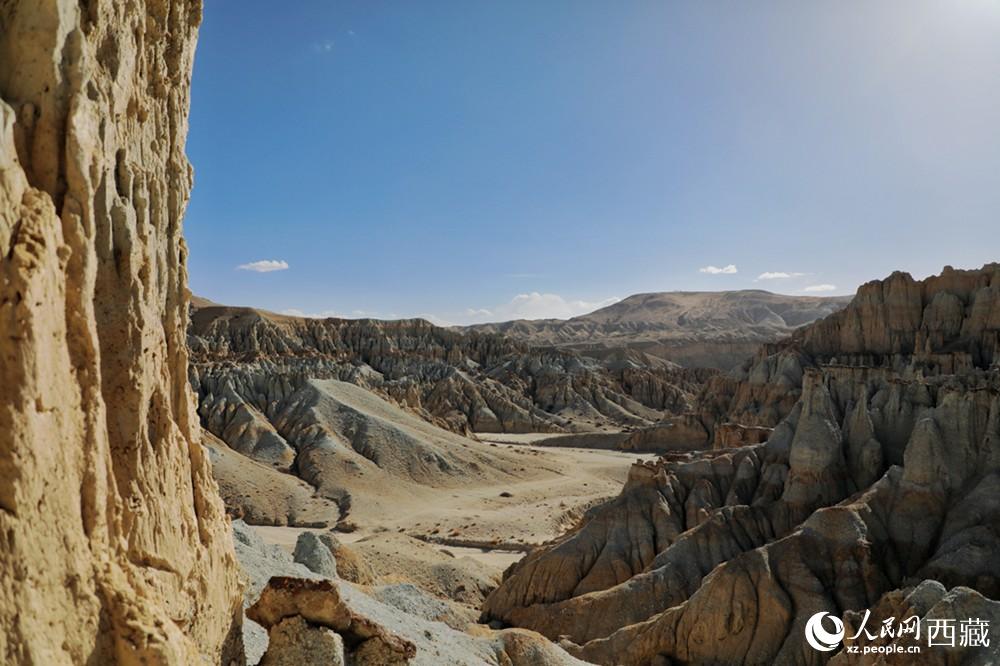 傍晚的札達土林。人民網(wǎng) 李海霞攝