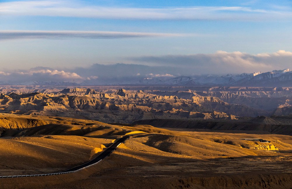換個角度看土林。貢覺群培攝