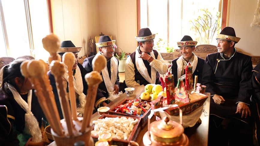 齊聚一堂，迎“古突”之夜。