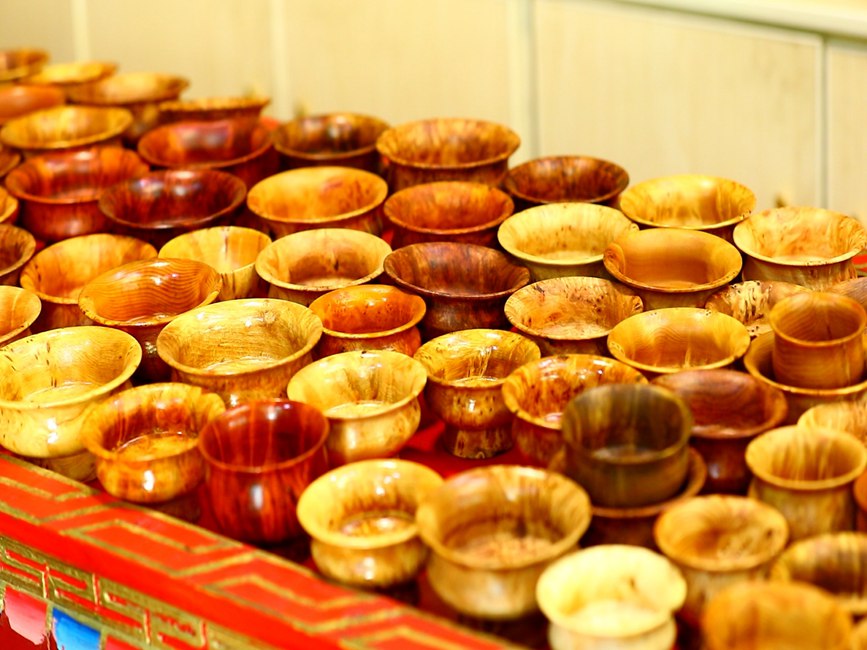 藏地木碗成品。