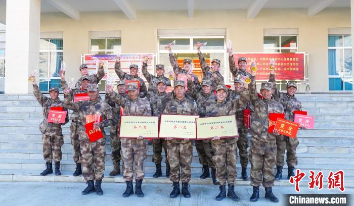 獲獎選手合影?！敲衫?攝