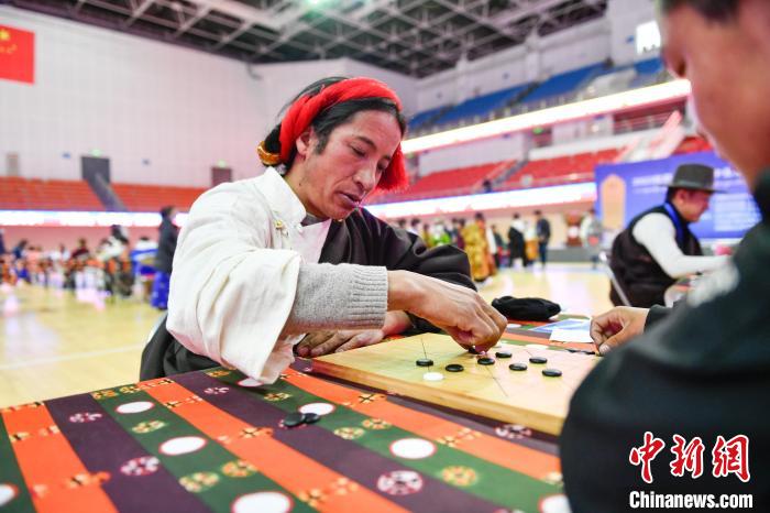 圖為比賽現(xiàn)場?！∝暩聛硭?攝