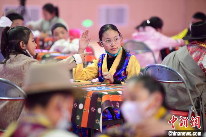 圖為比賽現(xiàn)場。　貢嘎來松 攝